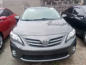 Toyota Corolla LE 4dr Sedan (1.8L 4cyl 4A) 2012 Gray