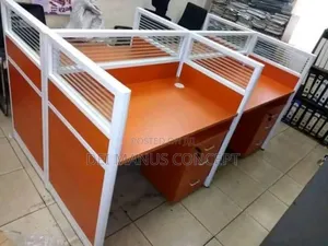 Office Workstation by 6 Partitions