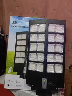 2,000 Watts Solar Street Light