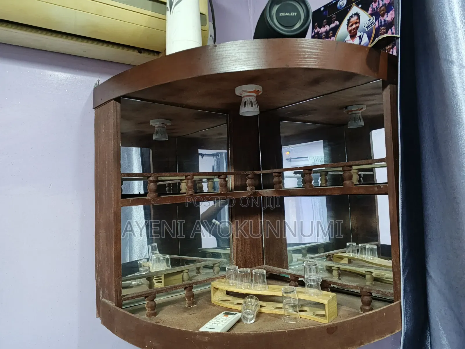 Mini Bar for Drinks