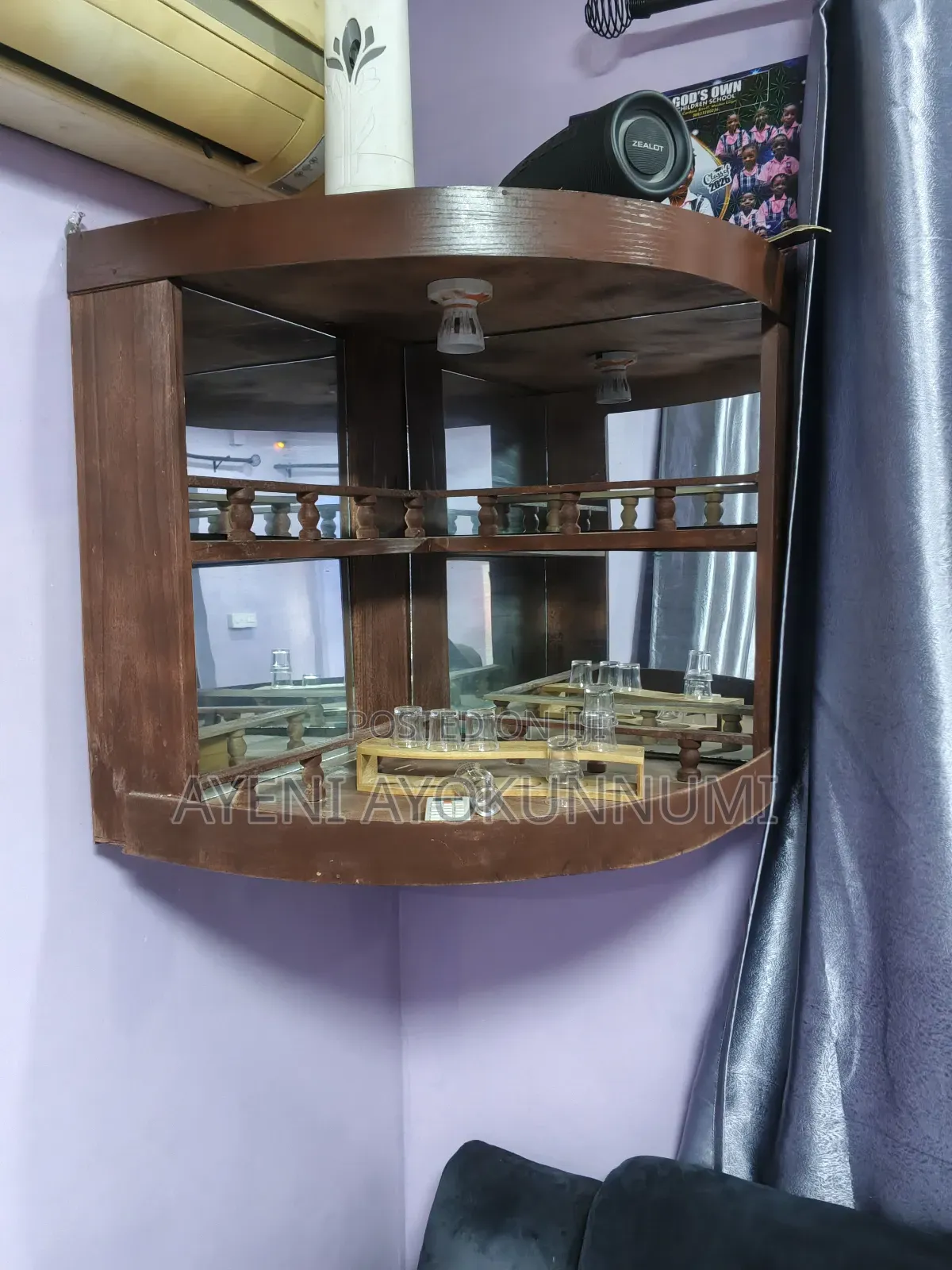Mini Bar for Drinks