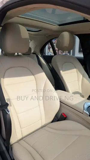 Mercedes-Benz C300 Luxury 4matic Sedan AWD (2.0L 4cyl 7A) 2017 White