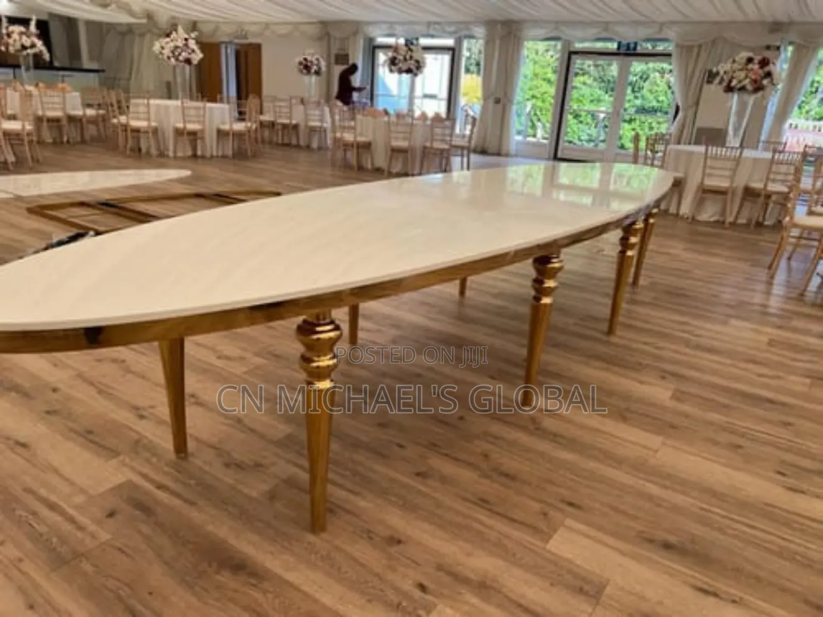 Oval Vip Table