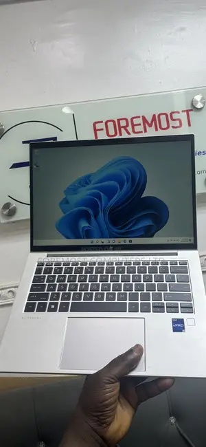 Laptop HP EliteBook 840 G9 16GB Intel Core I5 SSD 512GB