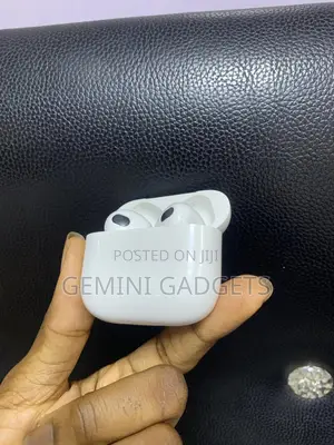 Uk Used Original Airpod 3 Very Neat