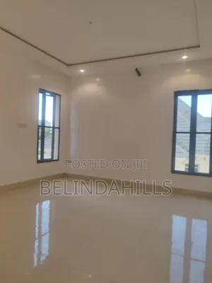 5bdrm Duplex in Utako for sale