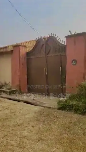 5bdrm Bungalow in Ido for sale
