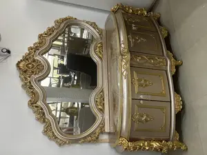 Royal Wine Bar With Mirror
