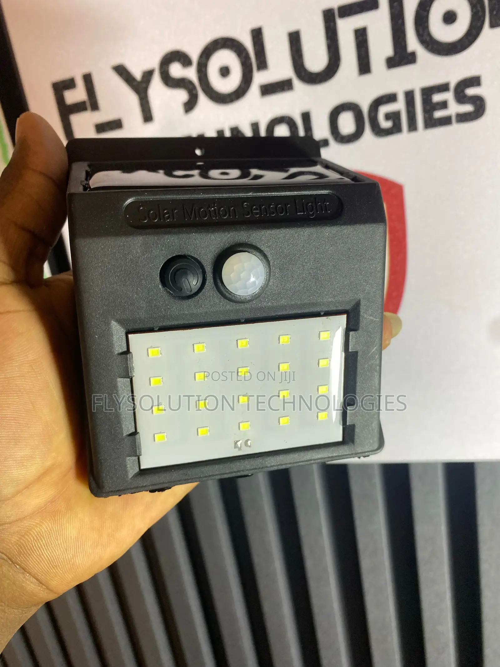 Solar Powered Pir Motion Sensor Led Wall Light