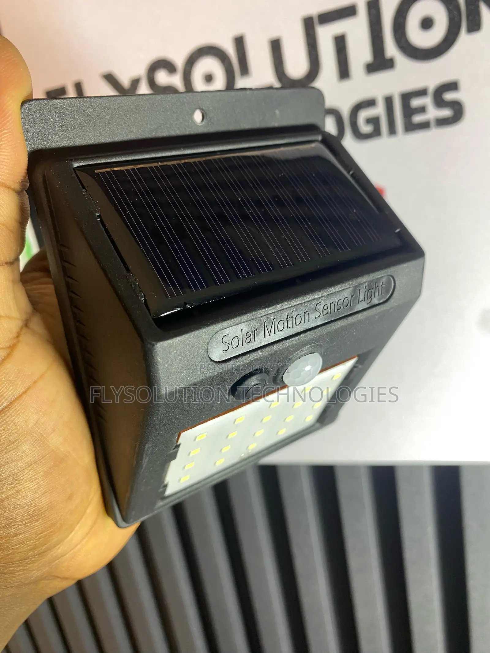 Solar Powered Pir Motion Sensor Led Wall Light