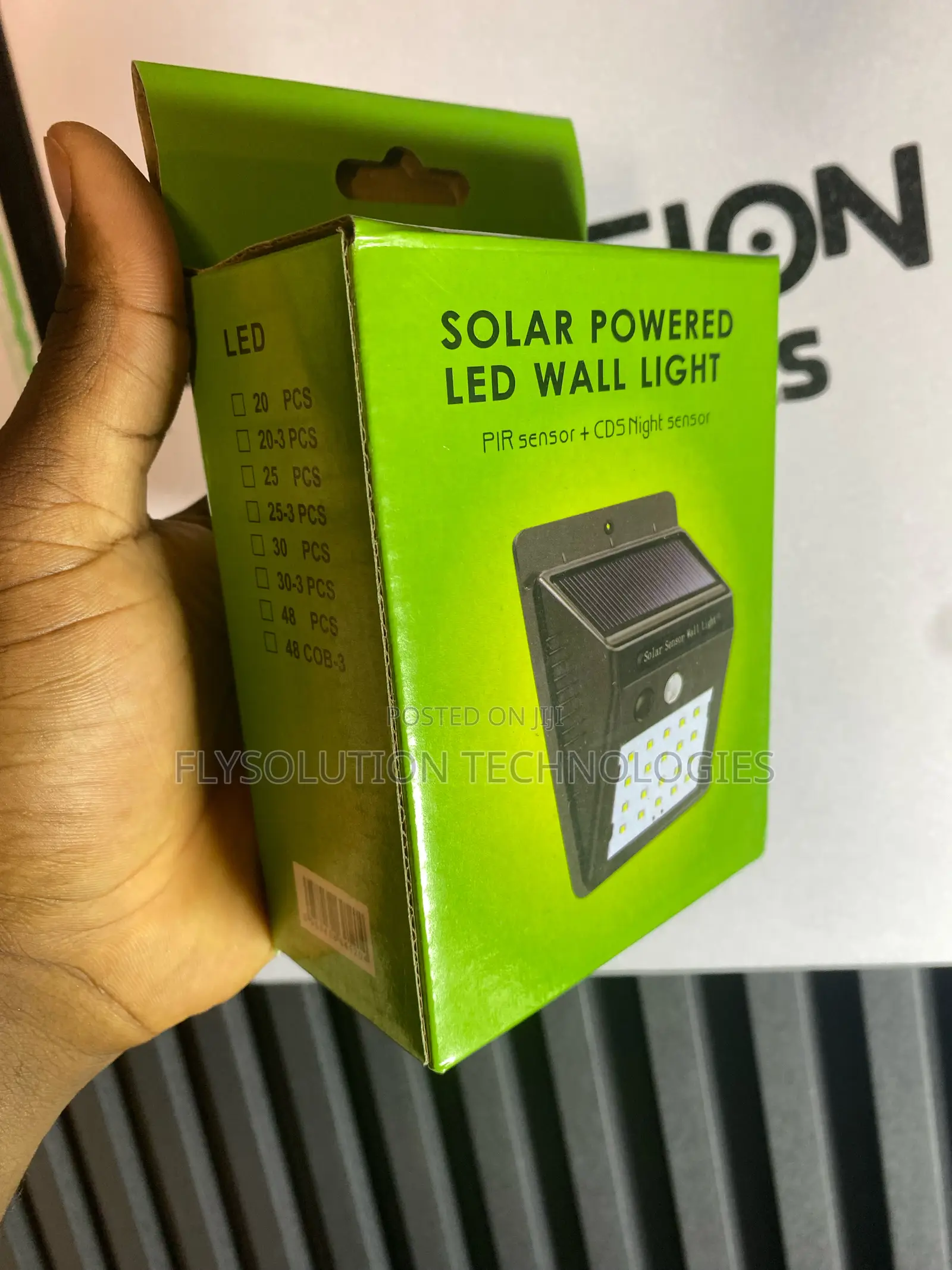 Solar Powered Pir Motion Sensor Led Wall Light