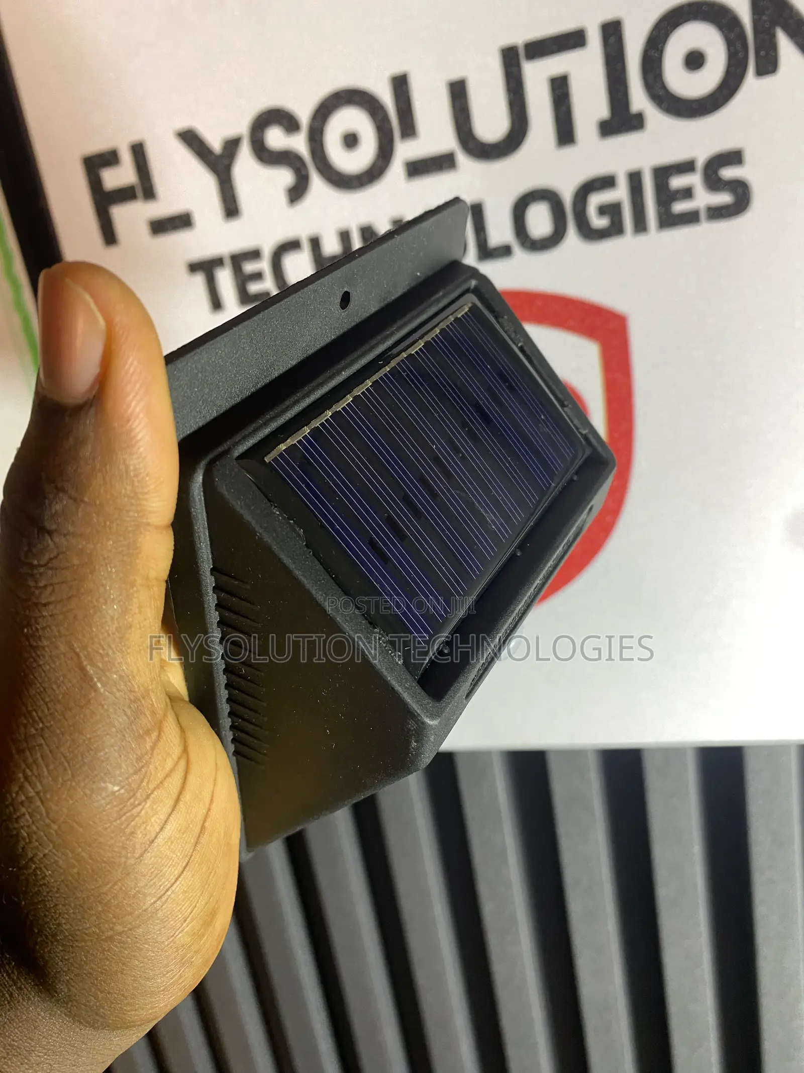 Solar Powered Pir Motion Sensor Led Wall Light