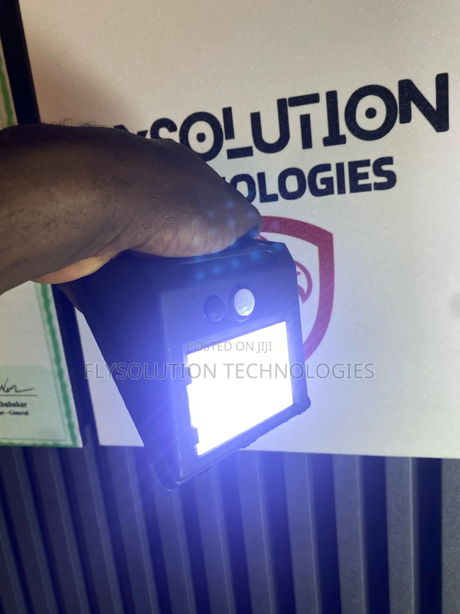 Solar Powered Pir Motion Sensor Led Wall Light