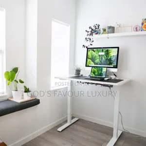 Modern Adjustable Height Computer Desk (Electric)