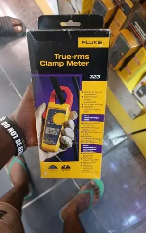 Fluke 323 Clamp Meter