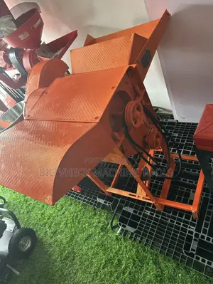 Rice Thresher With Engine
