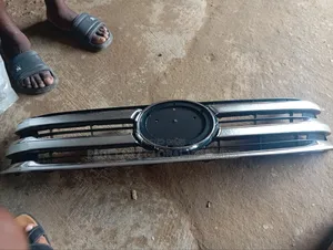 Front Grille Toyota Hillux 2012