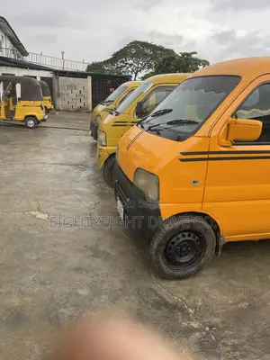 Suzuki APV Minibus 2010 Yellow