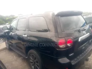 Toyota Sequoia Limited 4dr SUV 4WD (5.7L 8cyl 6A) 2013 Black