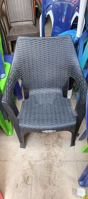 Mimi Durable Plastic Chair