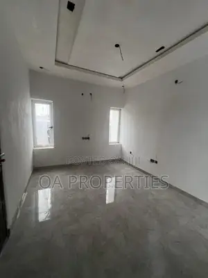 Studio Apartment in Atoyebi Courts, for sale