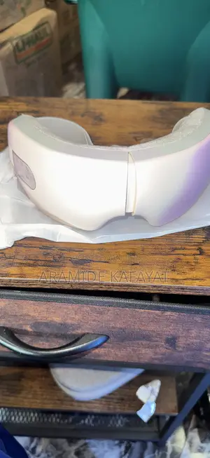 Eyeology Massager