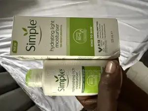 Simple Hydrating Light Moisturiser Replenishing Rich Moisturiser