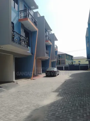 16bdrm Townhouse/Terrace in Surulere for sale