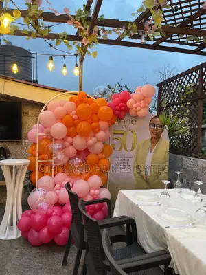 Lush Birthday Decor