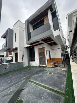 4bdrm Duplex in Chevron for sale