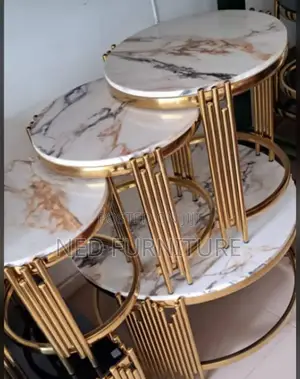 1 Marble Top Center Table With 3 Stools