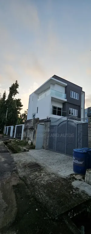 5bdrm Duplex in Adeniyi Jones Ikeja for sale