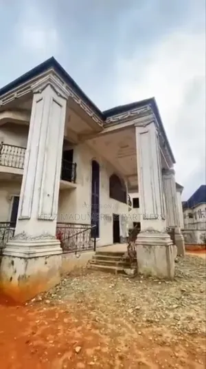 5bdrm Duplex in Hilltop Estate for sale