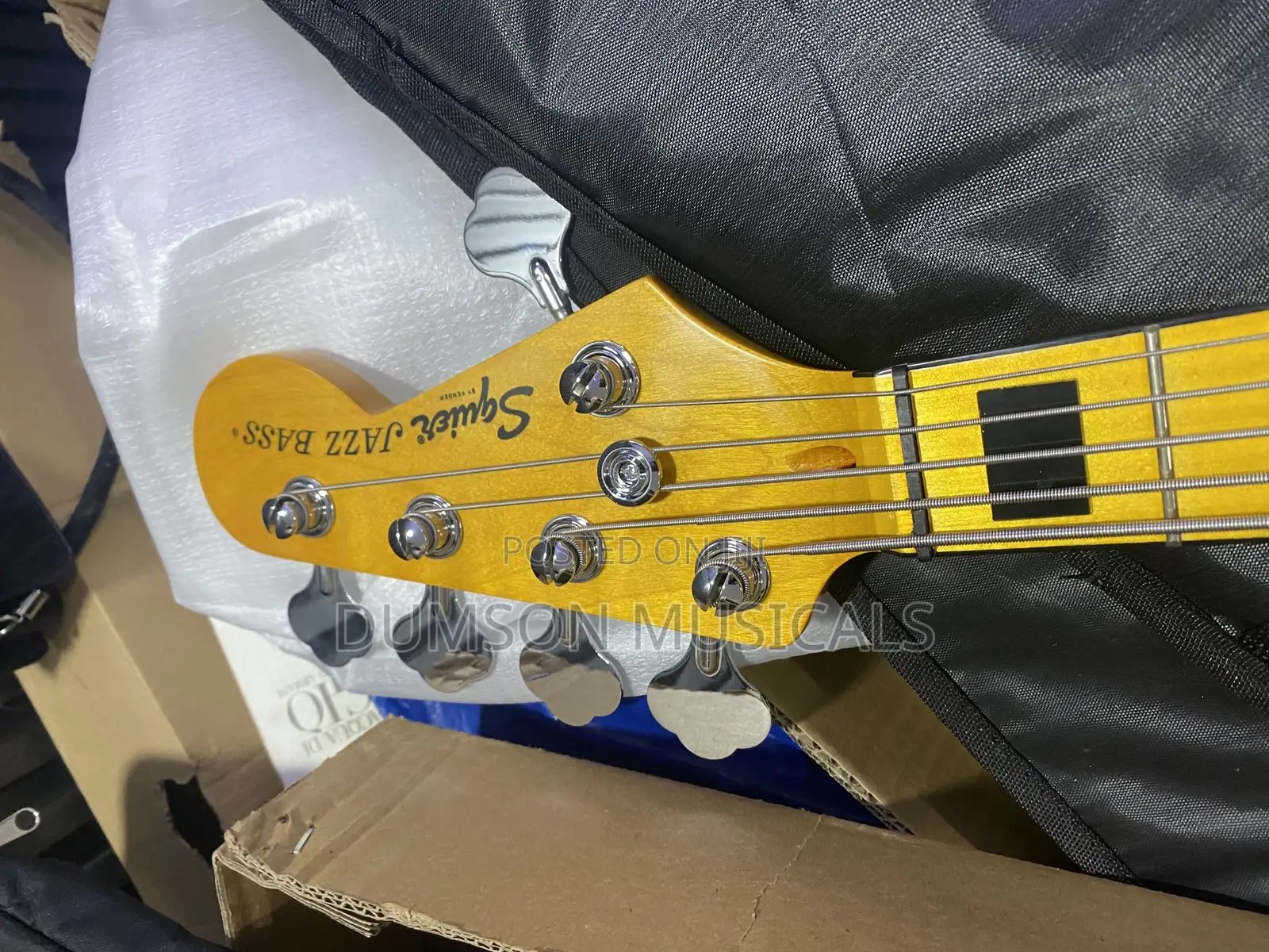 Squire Jazz Active 5 Strings Bass Guitar