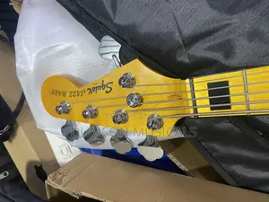 Squire Jazz Active 5 Strings Bass Guitar