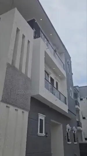 9bdrm Duplex in Udenwa Exclusive for sale