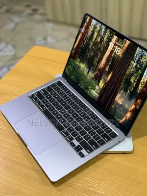 Laptop Apple MacBook Air 2022 M2 8GB Apple M2 SSD 256GB