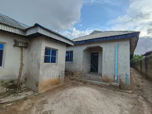 7bdrm House in Ikotun/Igando for sale