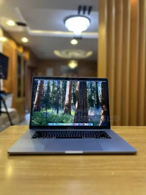 Laptop Apple MacBook Pro 2018 32GB Intel Core I9 SSD 512GB