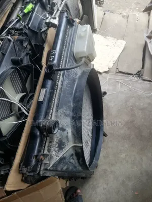 Radiator Toyota Tundra, Sequa 2012