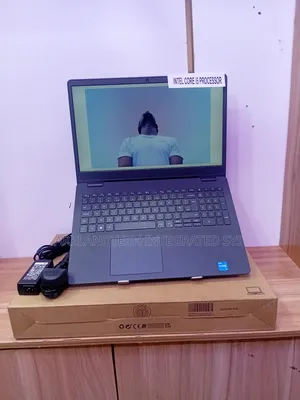 New Laptop Dell Vostro 1014 8GB Intel Core I5 SSD 512GB