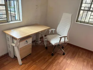 Set of Executive Office Desk With Swivel Chair