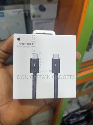 Apple Thunderbolt 4 Pro Cable 1m