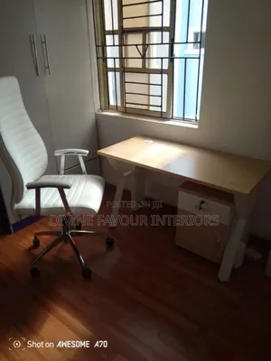 Set of Executive Office Table B430 Office Chair