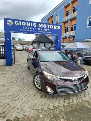 Toyota Avalon XLE Premium Sedan FWD (3.5L 6cyl 6A) 2013 Burgundy