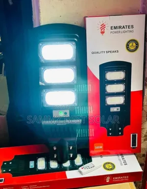 300w Emirates Power Solar Street Light