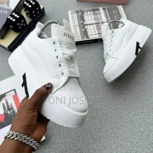 Supreme Fashion Sneakers