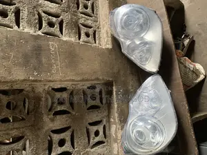 Headlights Porsche Cayenne 2004 