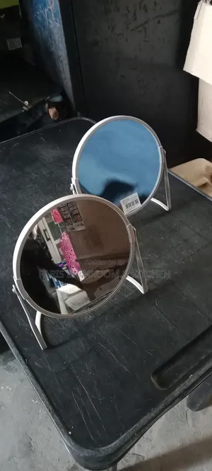 Magnifying Mirror