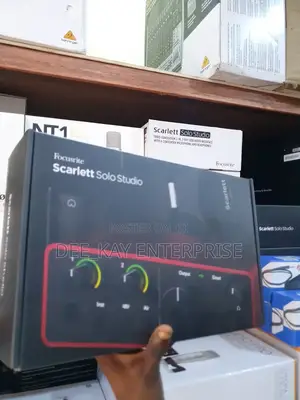 Focusrite Scarlett Solo Studio Bundle 4th Gen